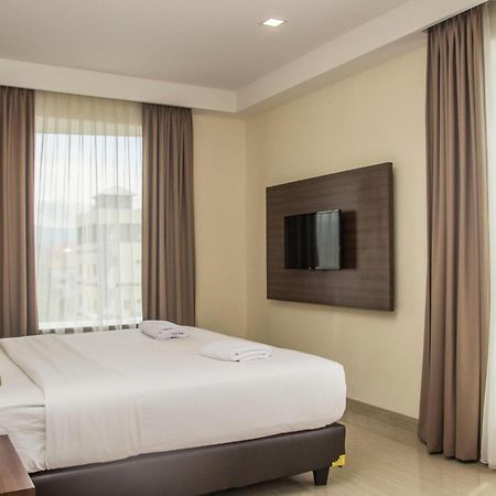 Green Eden Hotel Manado Bilik gambar